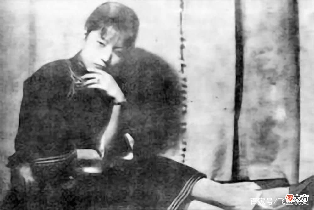 【爱历史】万墨林前来投奔，杜月笙怎么考验？领进卧室，看他伺候女人的功夫