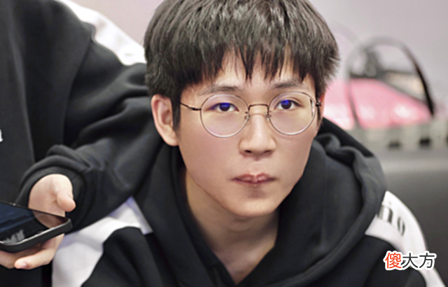 【游戏迷】久诚又成AG弃子,打不好首发又要没了,要和刺痛一样冷板凳坐穿