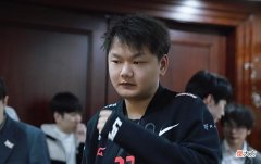 【游戏世界】Knight力压小虎排在第一！外媒盘点夏季赛Top5中单