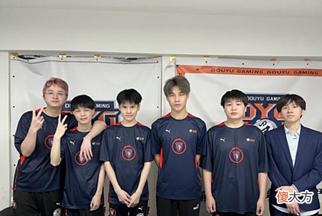 【游戏迷】DYG31轻取RW,初代刷子小义重回野区起奇效:天才型FMVP值得期待