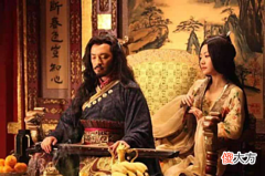 【历史故事】电视剧以太后之尊下嫁权臣的戏码，真实的历史比之更露骨