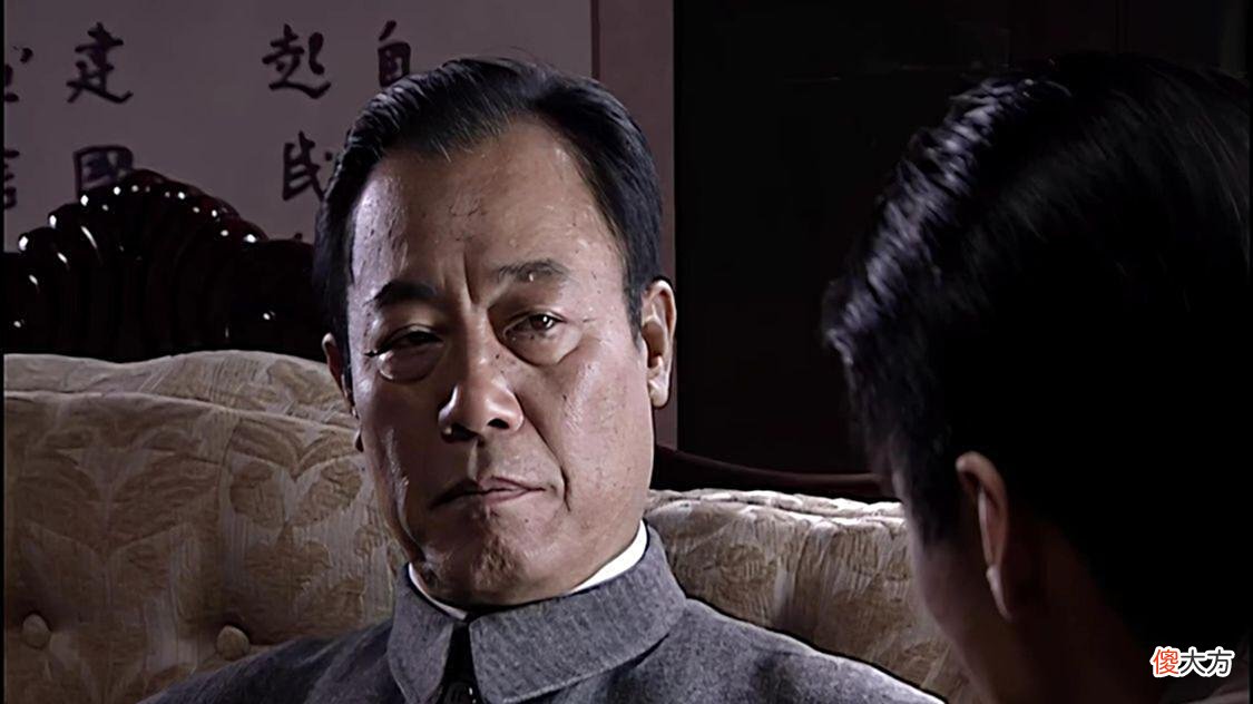 【爱历史】《潜伏》余则成为什么能称吴敬中的亲信？关键是他肯为自己干活