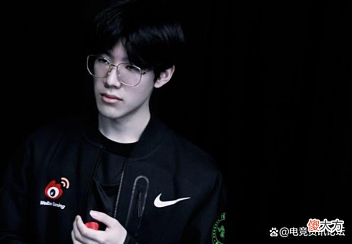 【游戏世界】LOL晚报：Theshy手刃老东家iG，左手力压三冠王小虎成第一中单