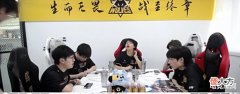 【游戏世界】夏季赛狼队再次输给ES,林教练态度很明显,就等狼队小胖回归夺冠
