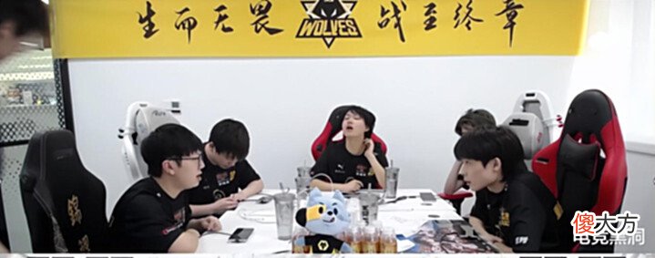 【游戏世界】夏季赛狼队再次输给ES,林教练态度很明显,就等狼队小胖回归夺冠
