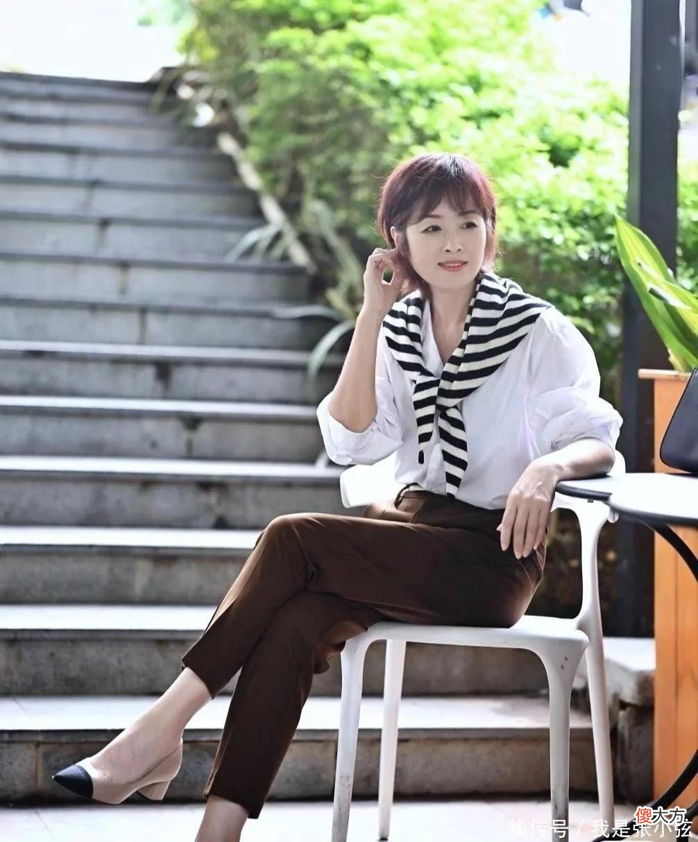 【时尚一点】真正有气质的50岁女人，穿衣会懂得这“3少3重”，一看就好高级