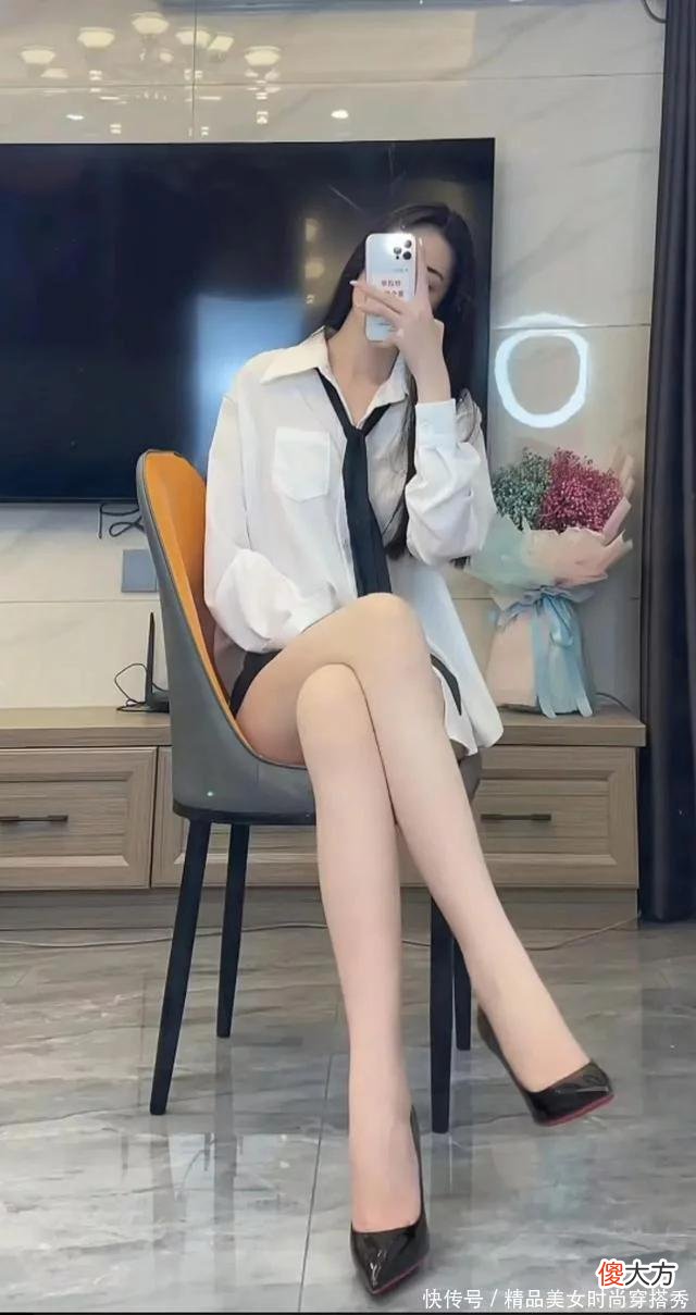 【时尚一点】辣妹穿搭,学习一下
