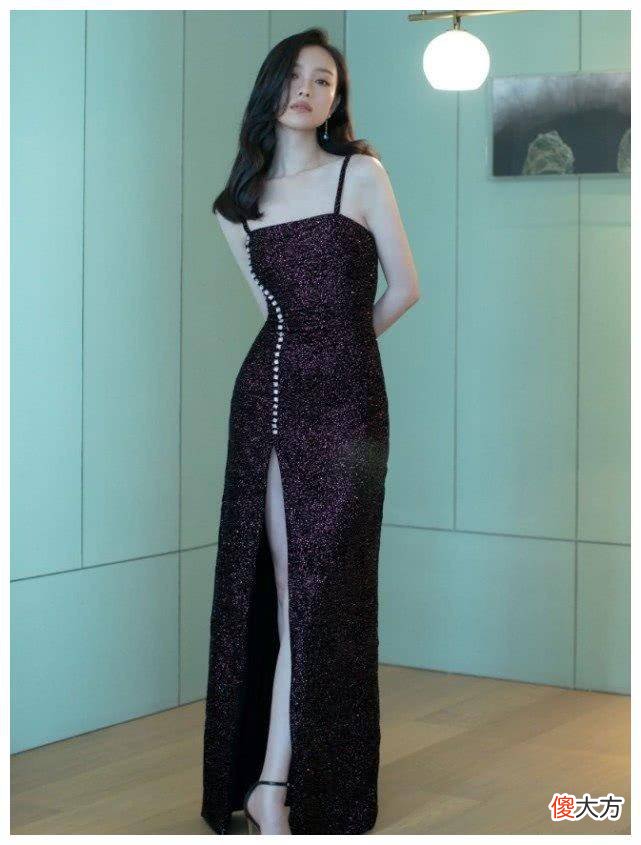【时尚一点】机场时尚街拍达人倪穿起来很简单，但一点也不简单