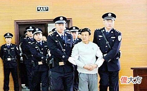 【爱历史】盗墓“第一高手”,入行30年盗5亿文物,判刑时一句话让专家尴尬