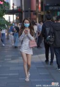 【时尚一点】天气炎热穿什么？选择“冷淡风”的连衣裙，既新颖又有“小心机”