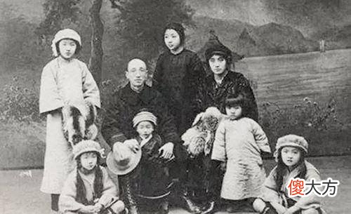 【历史故事】离婚不要钱，只要4个女儿，老公等着看笑话，不料她名满上海滩