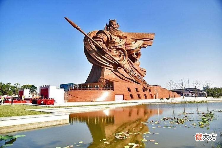 【爱历史】荆州关公雕像，高度将近有50m左右，但是却被一些原因拆除