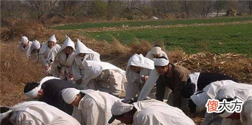 【爱历史】150斤重的人有20斤骨灰，专家称“丧葬科技”又一大突破