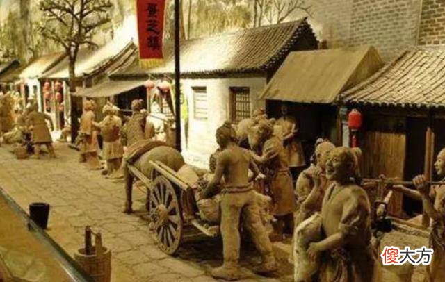 【历史故事】范仲淹一心想报效国家、造福人民，最后却被贬到外地当官