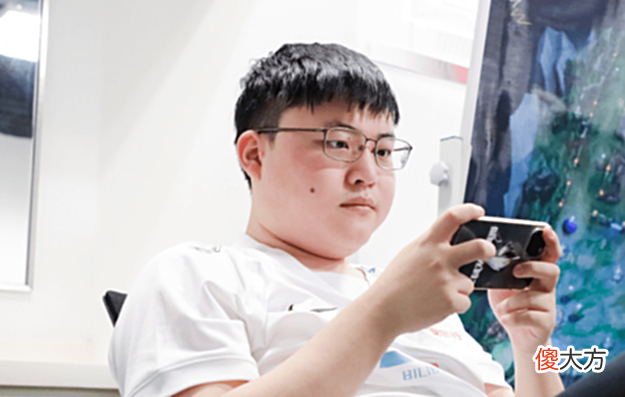 【游戏迷】uzi官宣当爸爸,未来很有可能不会留在赛场上?