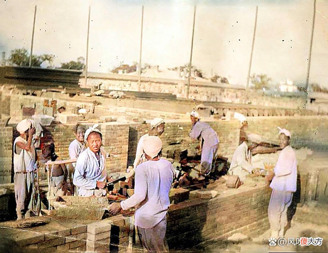 【爱历史】22张百年老照片，再现1904年北京东交民巷的一处建筑工地