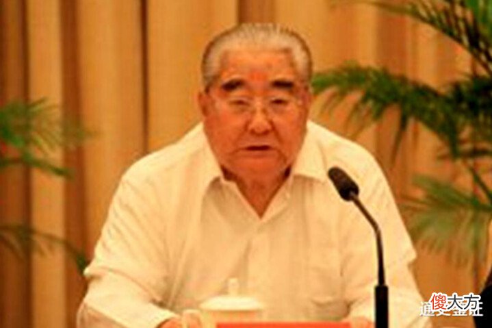 【历史故事】他两度担任江苏省委书记,在任期间推广华西村经验,享年96岁