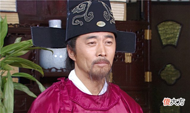 【历史故事】朱元璋称帝后，要为父母迁坟，刘伯温看后说：这座祖坟不能动