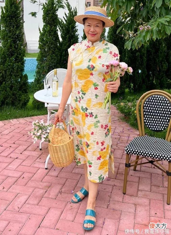 【时尚一点】女人上了年纪，该穿裙子还是裤子？主要看3点，穿对了才显气质