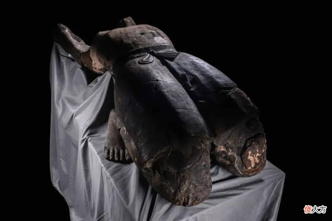 【爱历史】秦始皇陵博物院考古工作又有新进展，这尊“仰卧俑”姿态奇特
