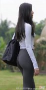 【就爱时尚】打底裤美女身材窈窕，打造完美身形