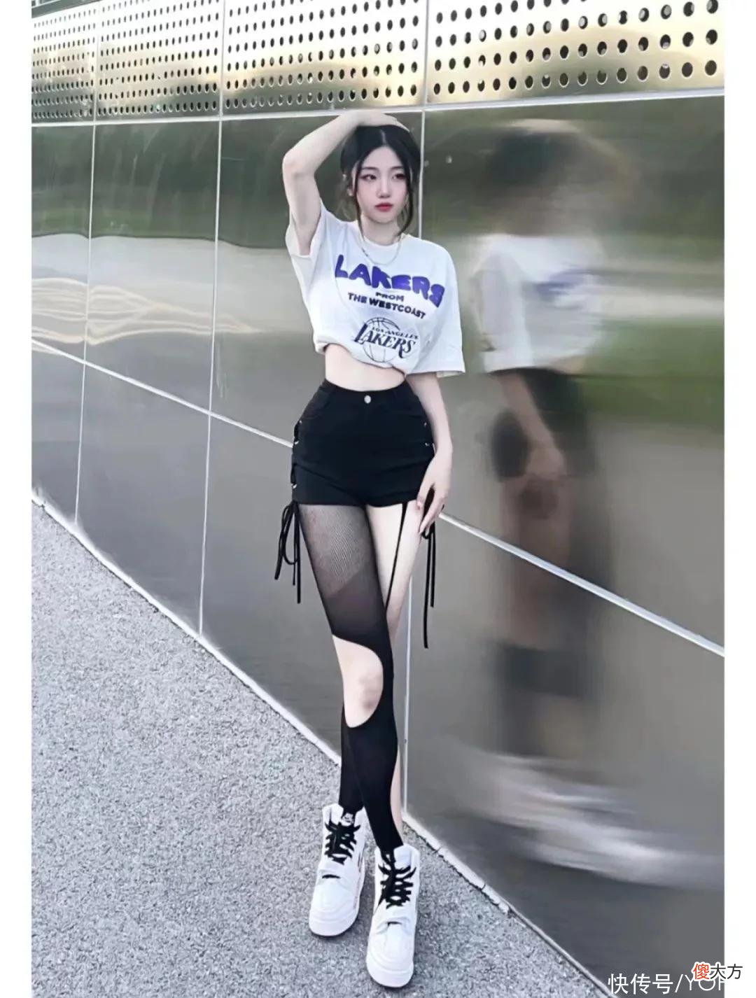 【时尚一点】SNKR Girls送鞋丨水蜜桃球鞋女孩，甜美气氛让你感受不一样的夏日 6.6-6.12