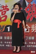 【时尚一点】王小丫这次没选对，简单连衣裙本身高级又时尚，腰部设计拉低层次