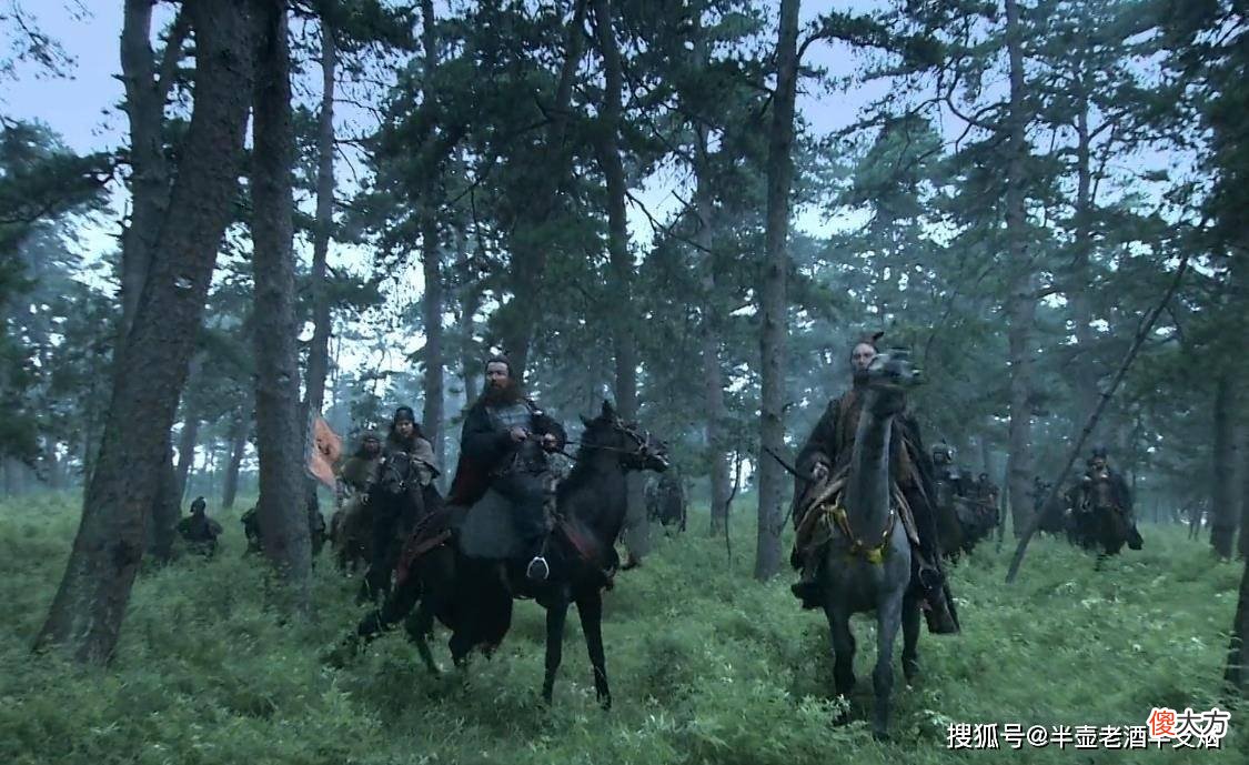 【历史故事】当阳长坂之战，张飞不敢上前，马超打许褚很吃力