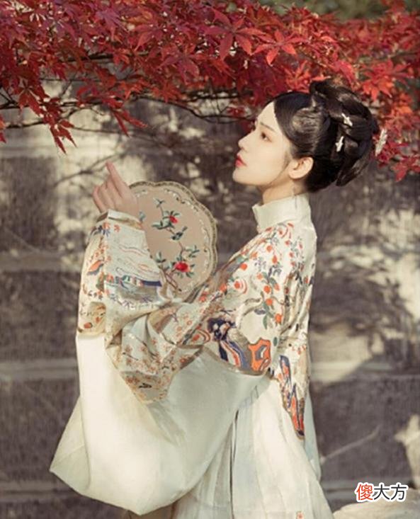 【爱历史】《王爷诱妻》他将王妃当成人质救宠妾，她含泪大笑，转身离开他！