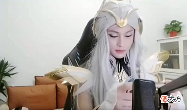【游戏世界】北慕直播做出一举动，网友评价的确是第一露娜，这波微凉输麻了