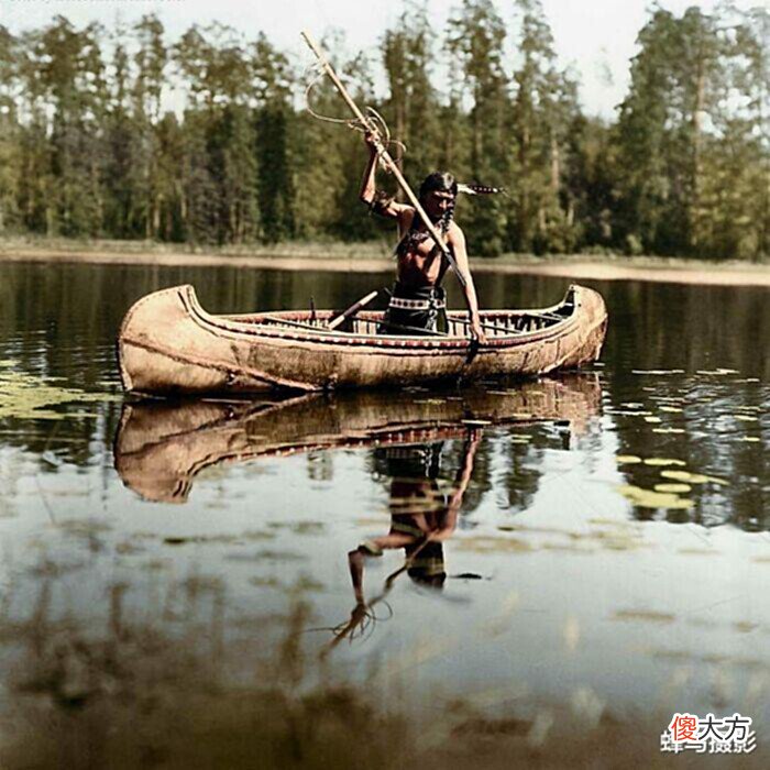 【历史故事】35张罕见的上色老照片,世界上最后一只塔斯马尼亚虎的彩色照片