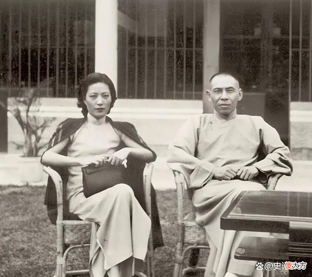 【历史故事】老照片：枭雄杜月笙年轻时温文尔雅，孟小冬惊艳绝美国色天香！