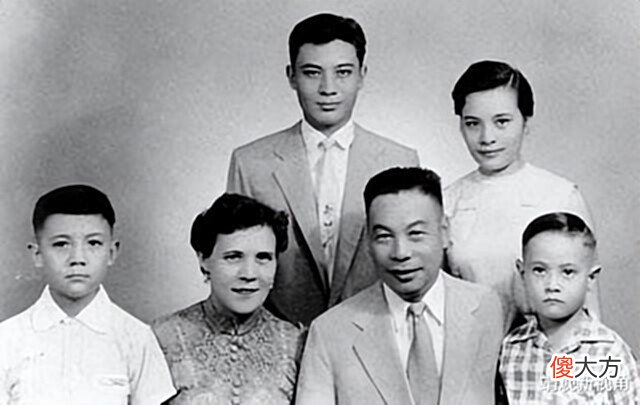【爱历史】蒋介石孙女蒋孝章:才貌双全,嫁给俞扬,晚年蜗居60平破屋