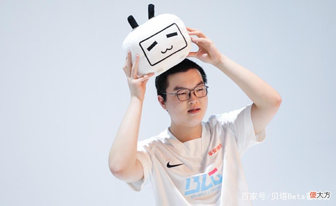 【游戏迷】BLG不敌LNG,官博沦陷!粉丝吐槽:换个AD吧!全队只有刘青松会玩