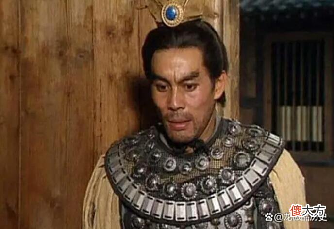 【爱历史】如果没有赤兔马，关羽与吕布公平对决，哪个能赢？50回合见分晓