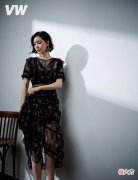【时尚一点】这套简直太完美了，白色微透深V领吊带背心