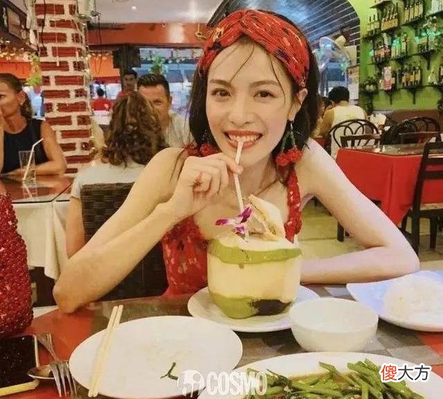 【就爱时尚】夏日女明星发箍怎么戴发箍会显脸小，钟楚曦教科书式告诉你