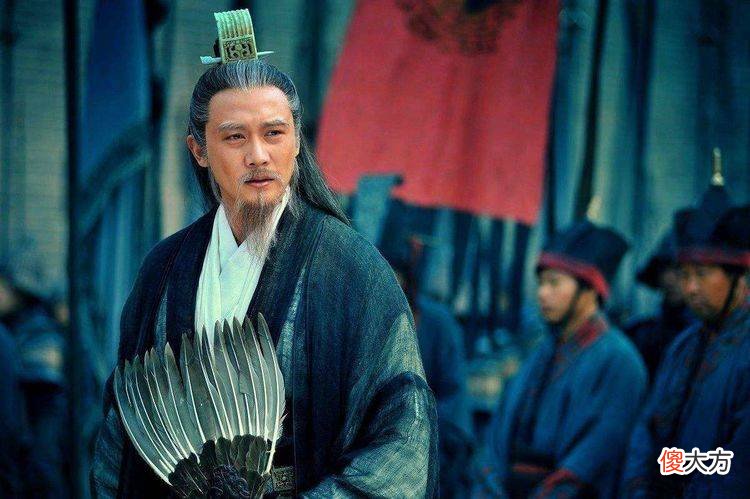 【爱历史】刘备请到了诸葛亮，却忽略了一个人，如得他相助，成功唾手可得