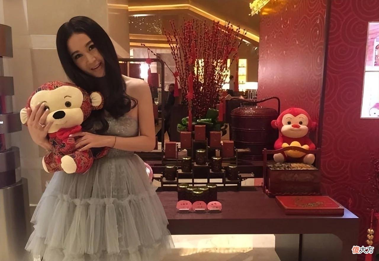 【时尚一点】20位“冻龄女神”生图大合集！真假冻龄一目了然，谁在用妆容骗人