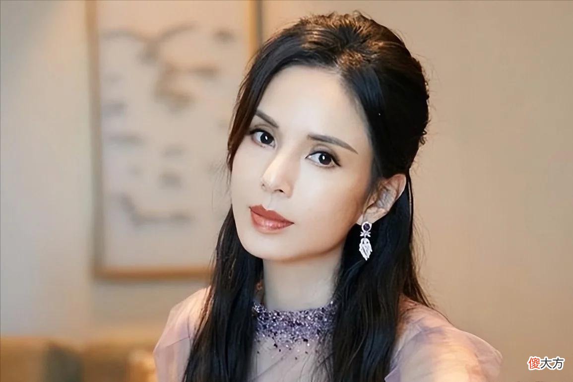 【时尚一点】20位“冻龄女神”生图大合集!真假冻龄一目了然,谁在用妆容骗人