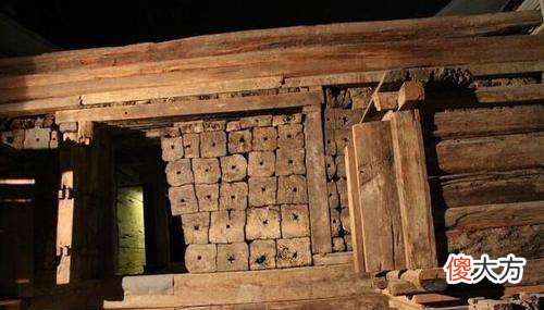 【爱历史】古代皇帝墓中的“黄肠题凑”是什么？为什么盗贼都怕遇见它