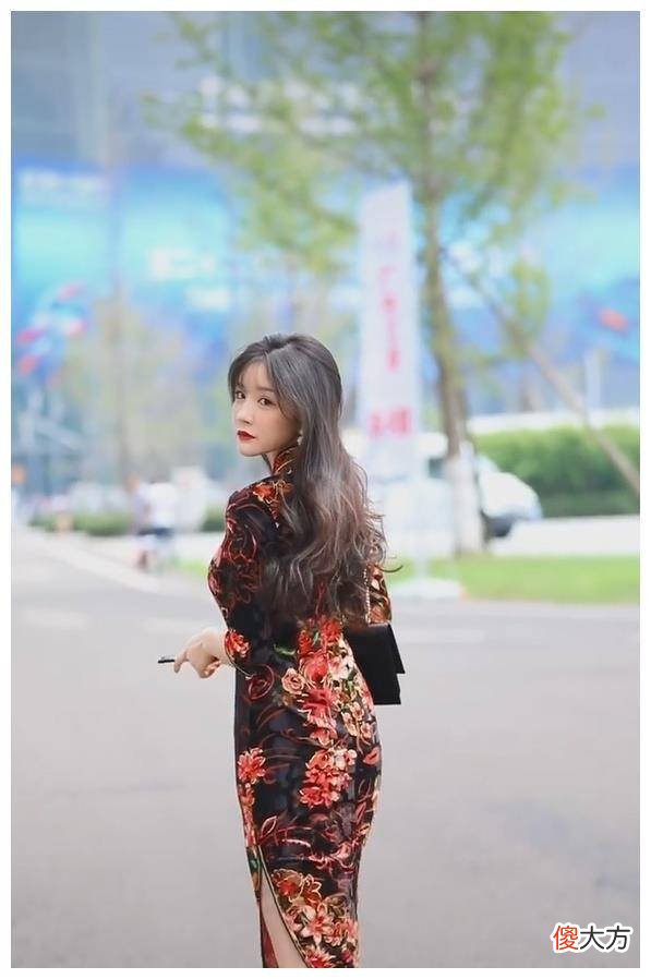 【就爱时尚】街拍:美丽的人很任性,穿什么都很漂亮!