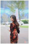 【就爱时尚】街拍：美丽的人很任性，穿什么都很漂亮！
