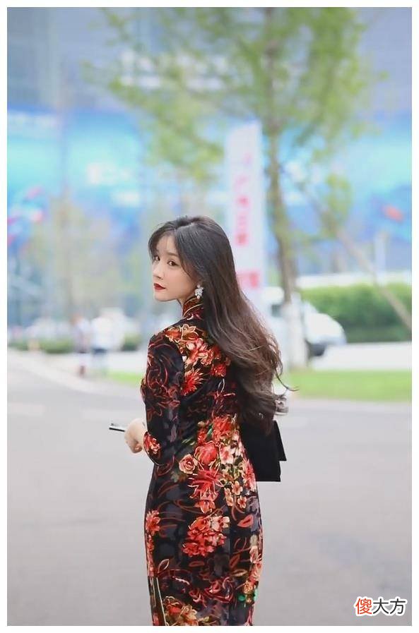 【就爱时尚】街拍:美丽的人很任性,穿什么都很漂亮!
