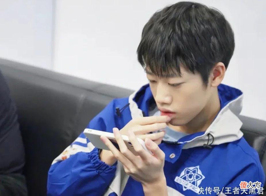 【游戏迷】AG久诚又领跑输出榜，九尾清融都在身后，输出高真的代表打得好？