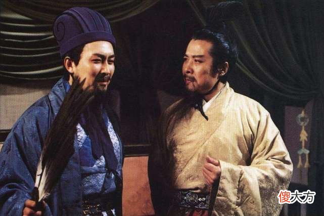 【爱历史】刘备最信任的军师是谁？不是诸葛亮而是他