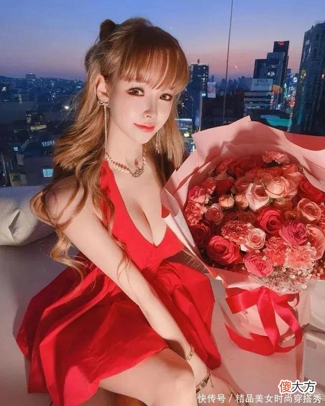 【就爱时尚】红色吊带连衣裙，洋气百搭又减龄