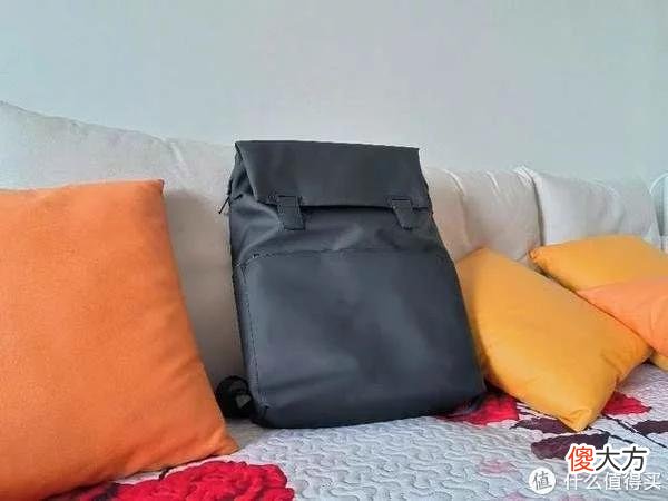 【就爱时尚】打破时尚与实用之间的界限——地平线8号无界双肩包体验
