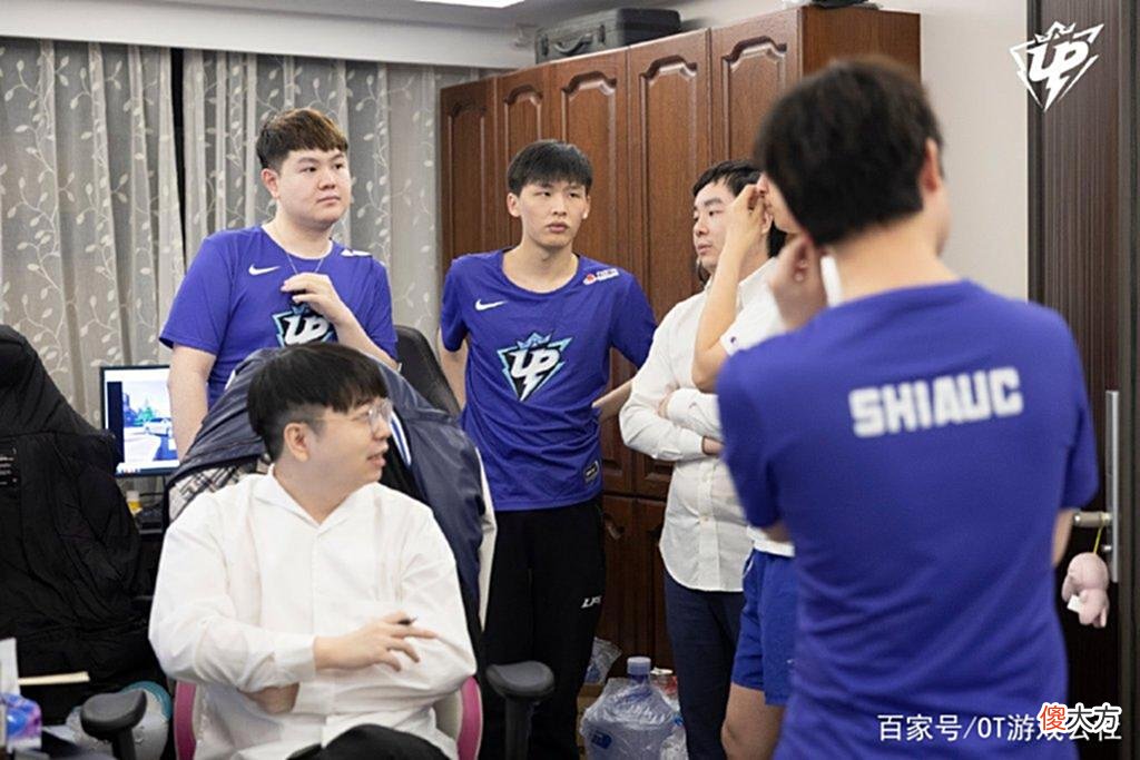 【游戏迷】难怪zoom“内涵”TES，Doinb：有强队想买他，但拿不出太多钱