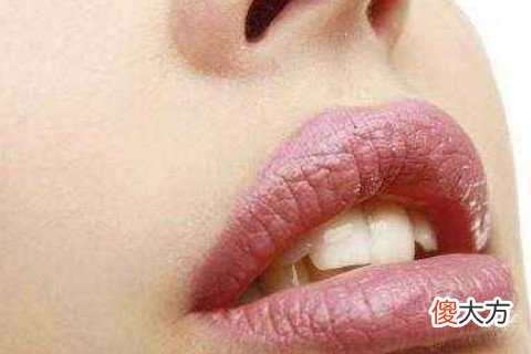 女人嘴巴大有什么说法
